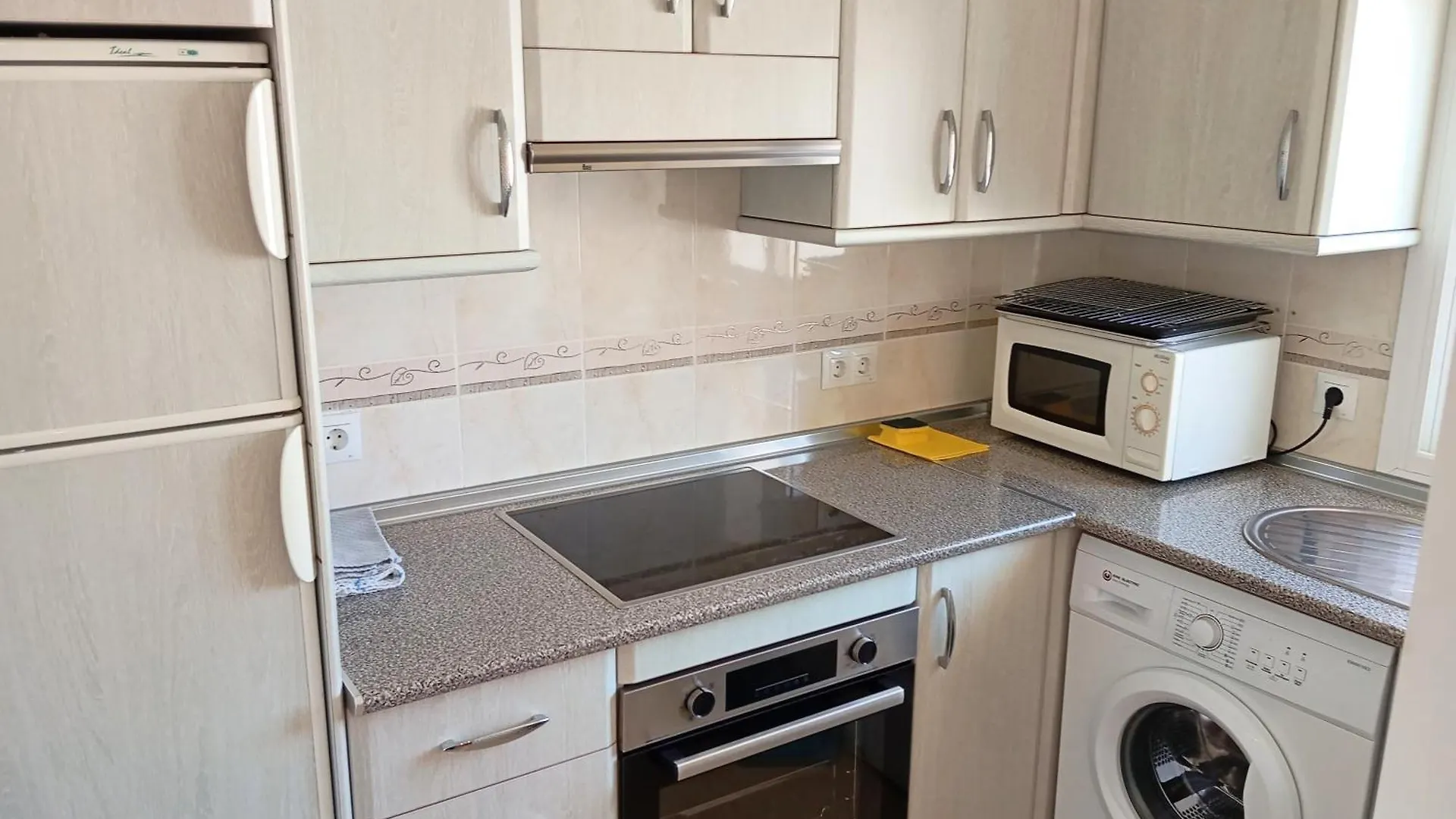 Charming 2 Bed Prealsa Apartment Benalmadena