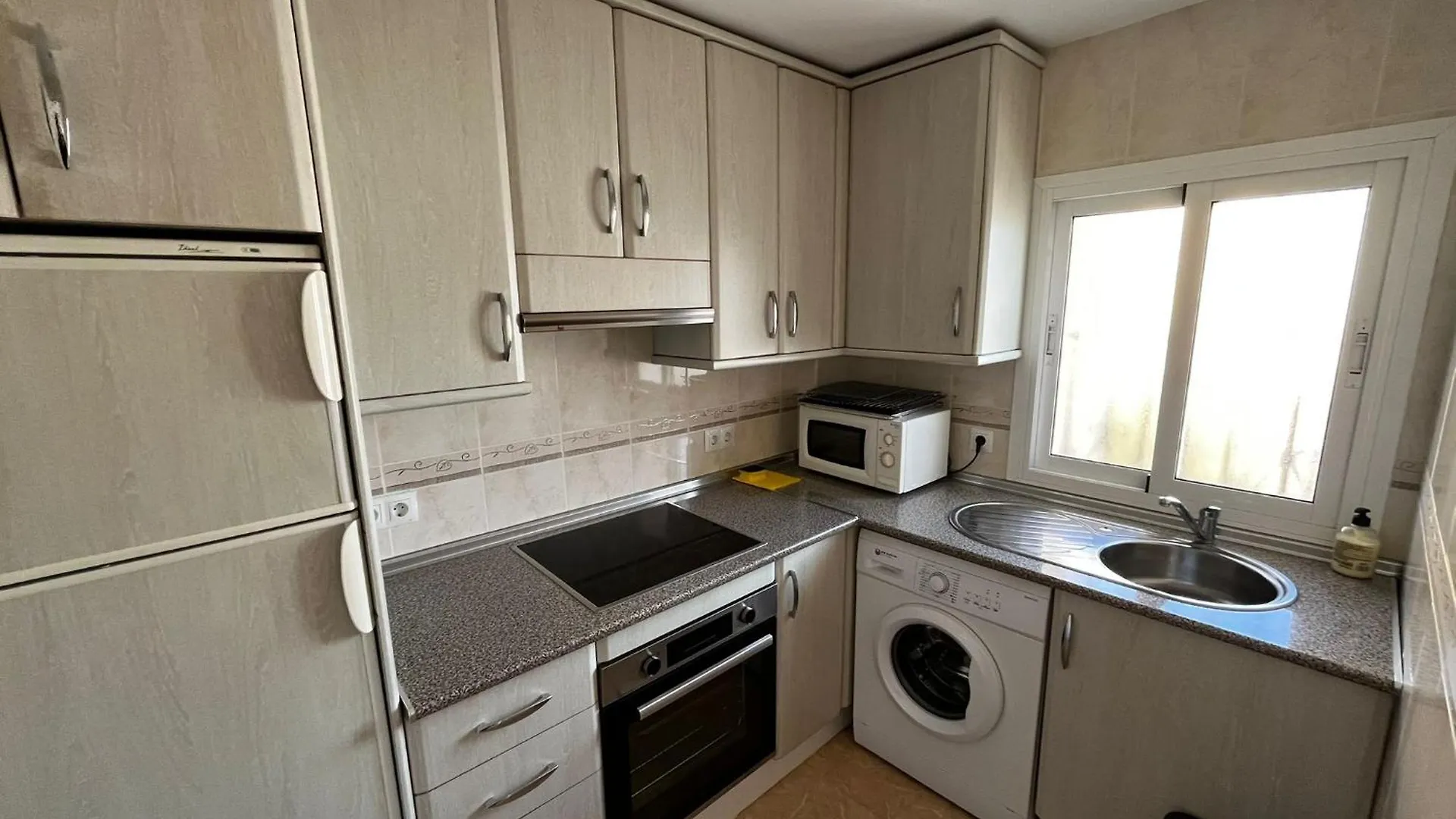 Charming 2 Bed Prealsa Διαμέρισμα Benalmádena